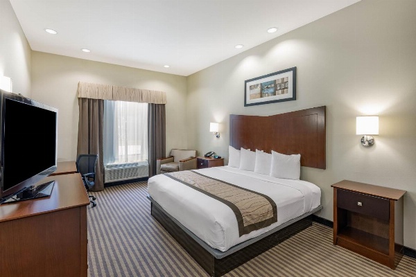 Baymont by Wyndham Victoria image 1