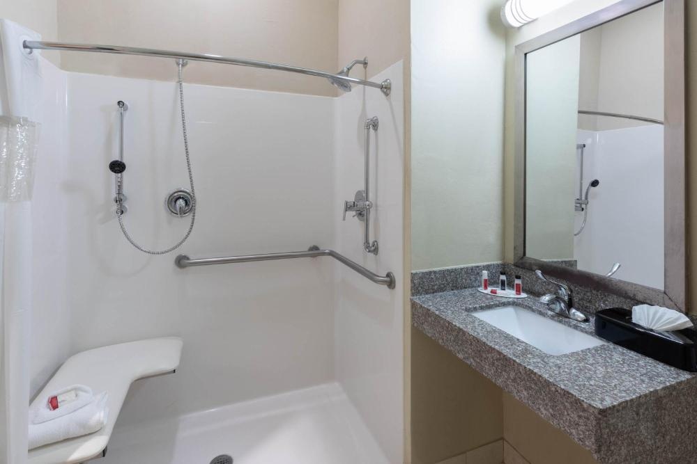 Baymont by Wyndham Victoria